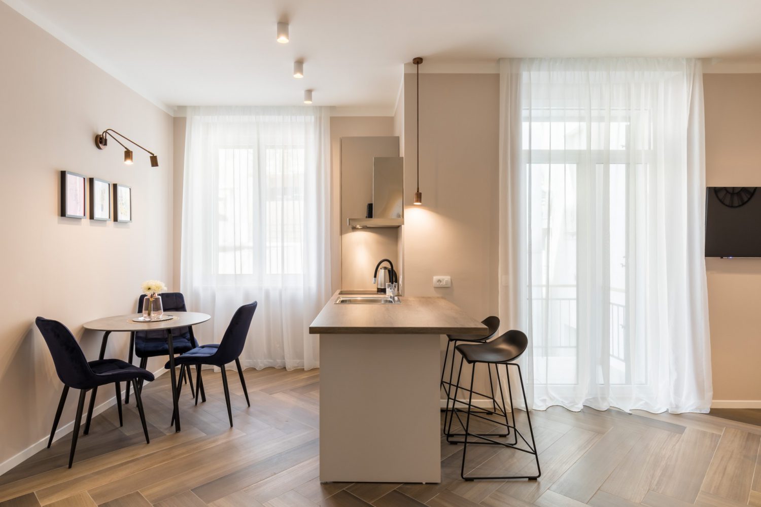 Baldasar arhitektura i dizajn - Tris for Airbnb - Split